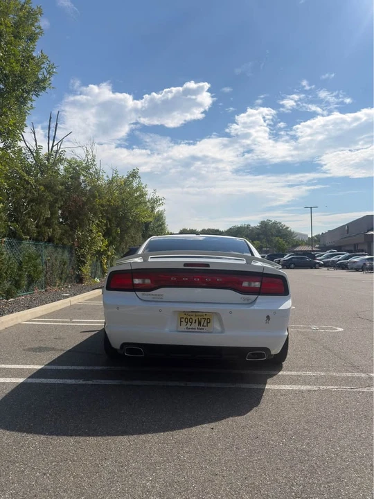 2014 Dodge Charger 7th Gen - Image 2 of 12