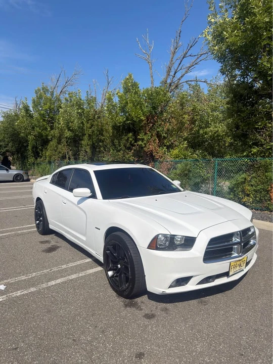 2014 Dodge Charger 7th Gen - Image 5 of 12