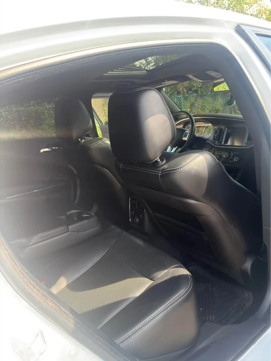 2014 Dodge Charger 7th Gen - Image 9 of 12