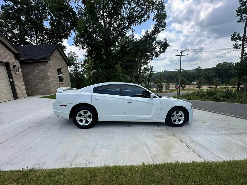 2014 Dodge Charger 7th Gen - Image 2 of 9
