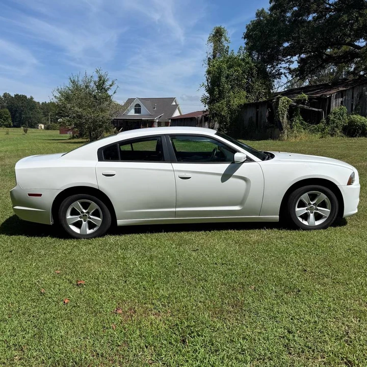 2014 Dodge Charger 7th Gen - Image 5 of 9