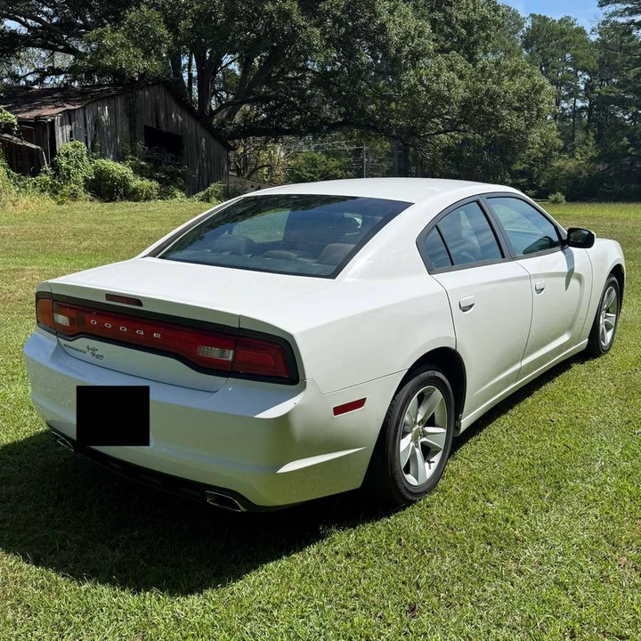 2014 Dodge Charger 7th Gen - Image 4 of 9