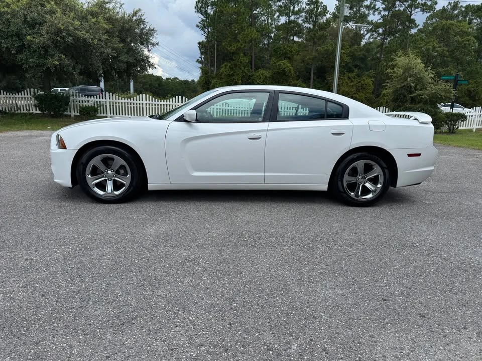 2014 Dodge Charger 7th Gen - Image 5 of 17