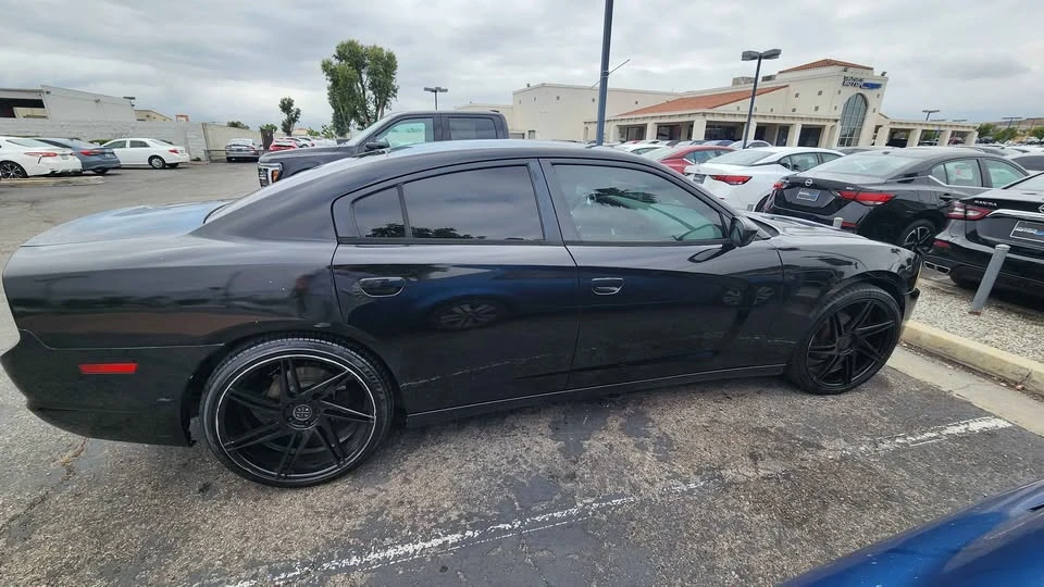 2014 Dodge Charger 7th Gen - Image 2 of 5