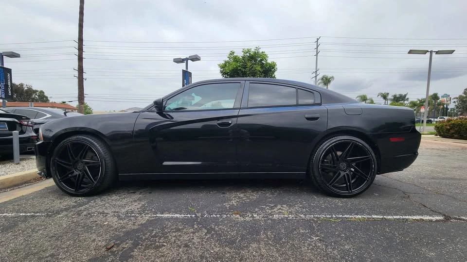 2014 Dodge Charger 7th Gen - Image 4 of 5