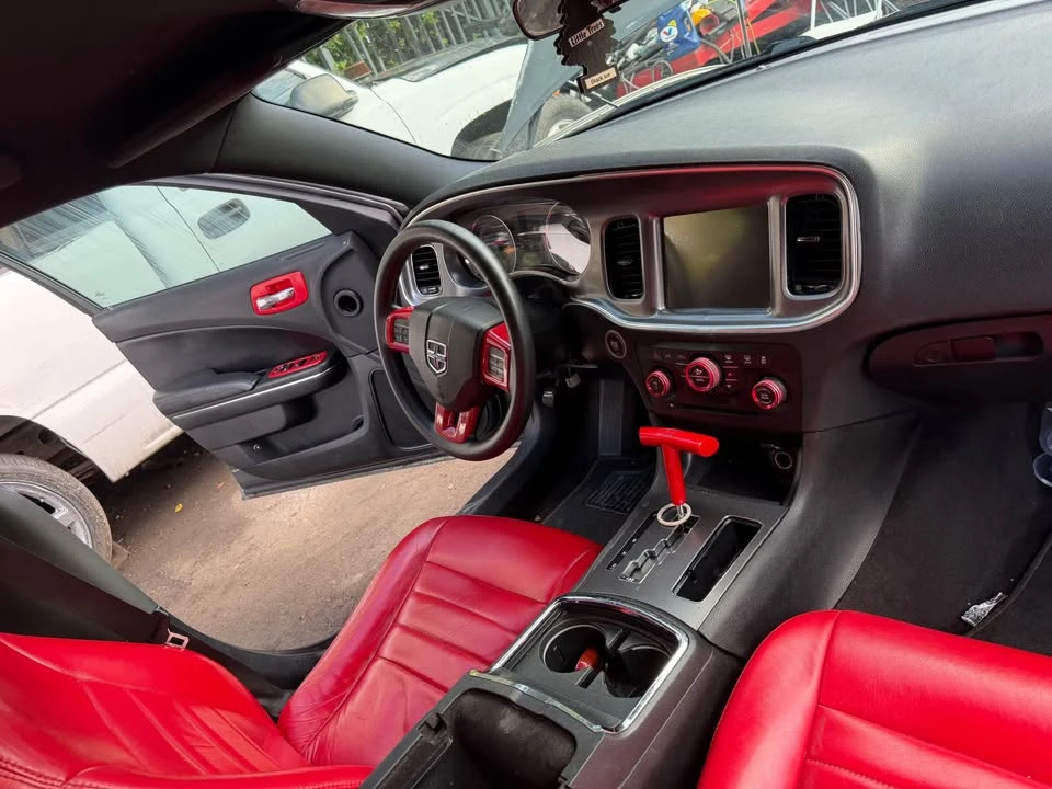 2014 Dodge Charger 7th Gen - Image 4 of 5