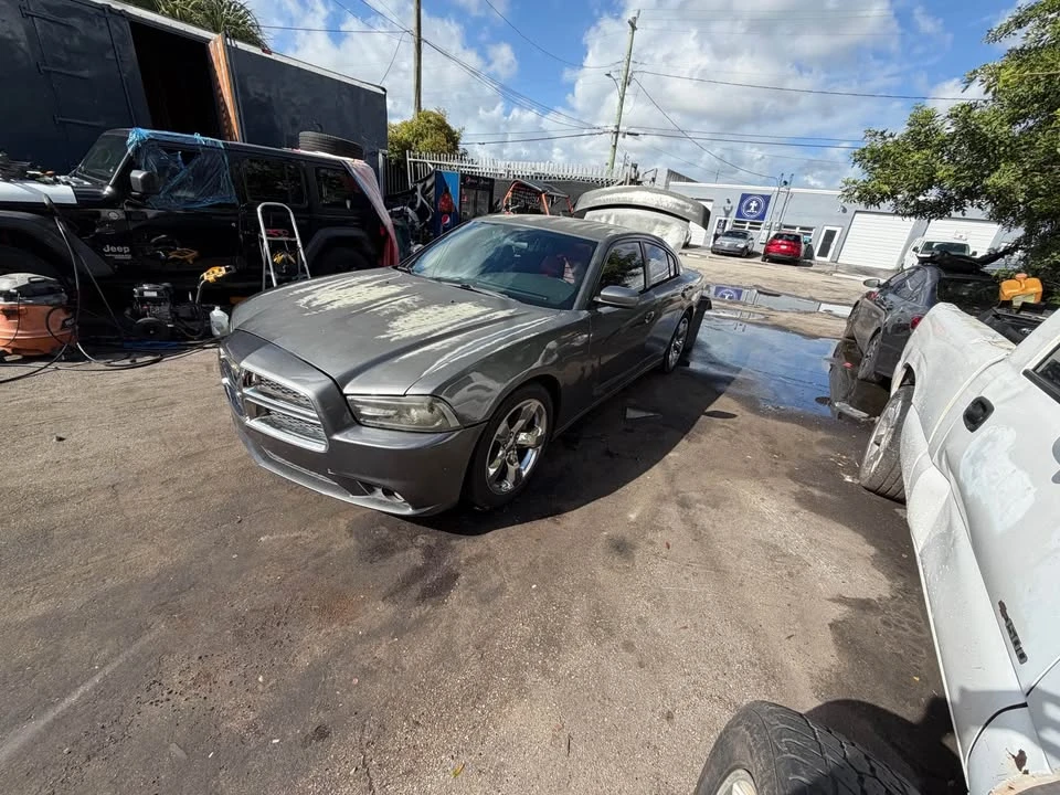 2014 Dodge Charger 7th Gen - Image 2 of 5