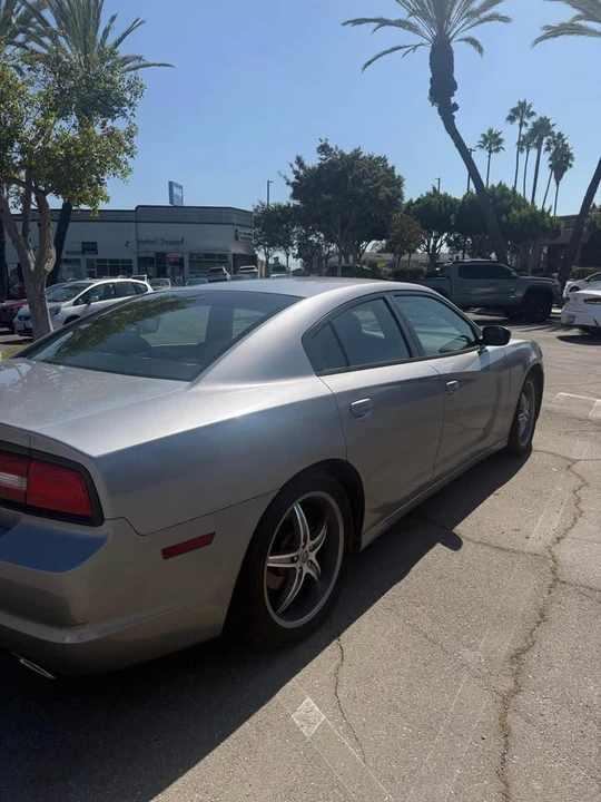 2014 Dodge Charger 7th Gen - Image 2 of 5