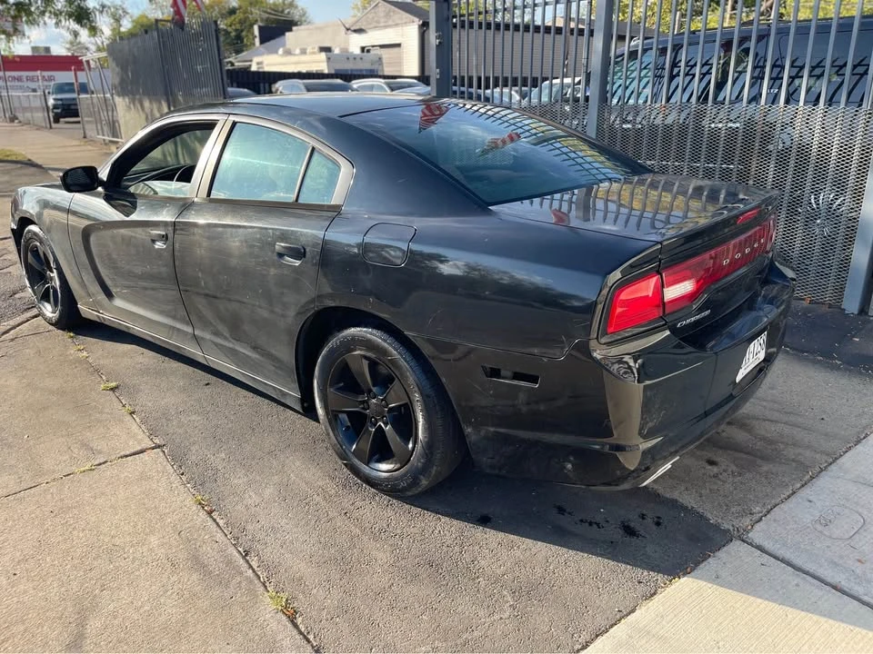 2014 Dodge Charger 7th Gen - Image 9 of 10