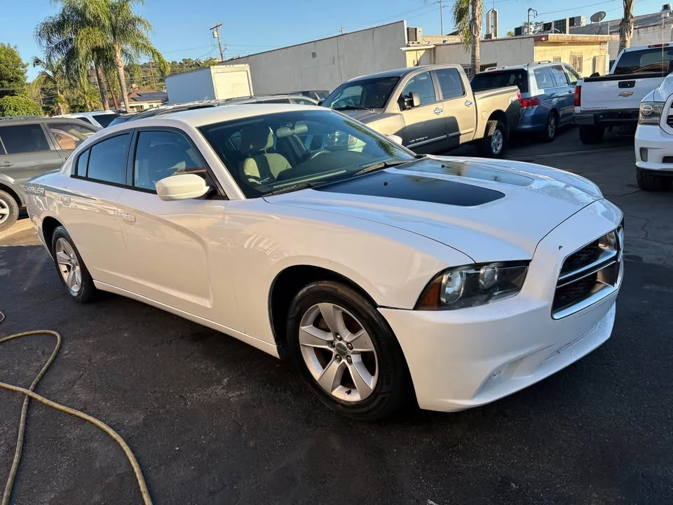 2014 Dodge Charger 7th Gen - Image 3 of 10