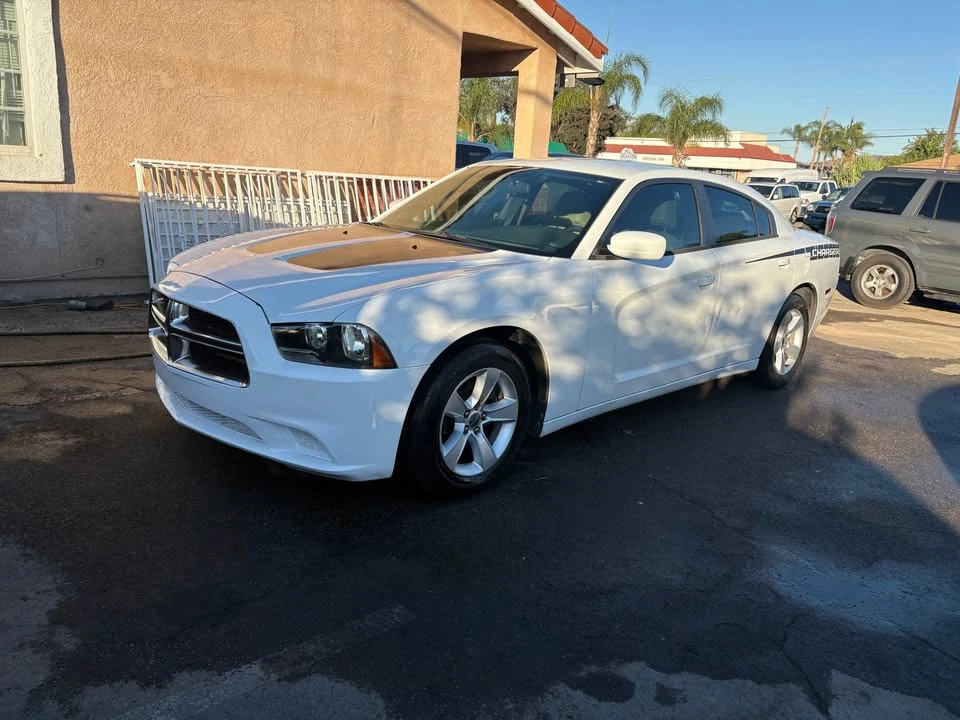 2014 Dodge Charger 7th Gen - Image 2 of 10