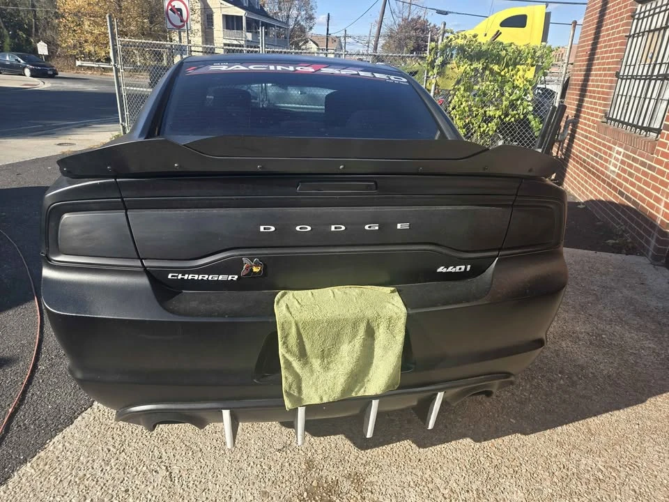 2014 Dodge Charger 7th Gen - Image 2 of 10
