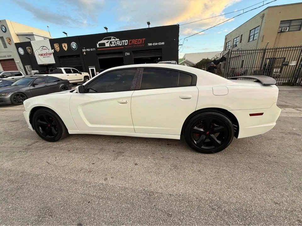 2014 Dodge Charger 7th Gen - Image 8 of 14