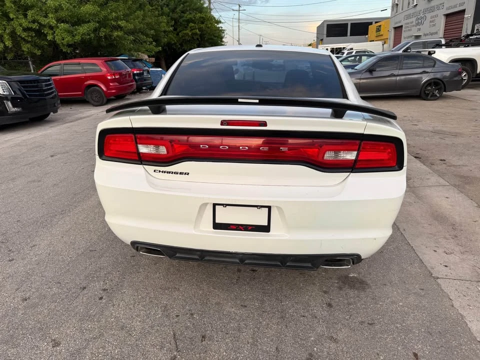 2014 Dodge Charger 7th Gen - Image 6 of 14