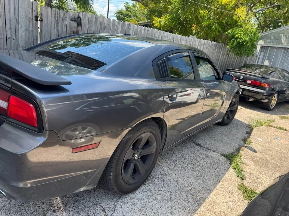 2014 Dodge Charger 7th Gen - Image 2 of 8