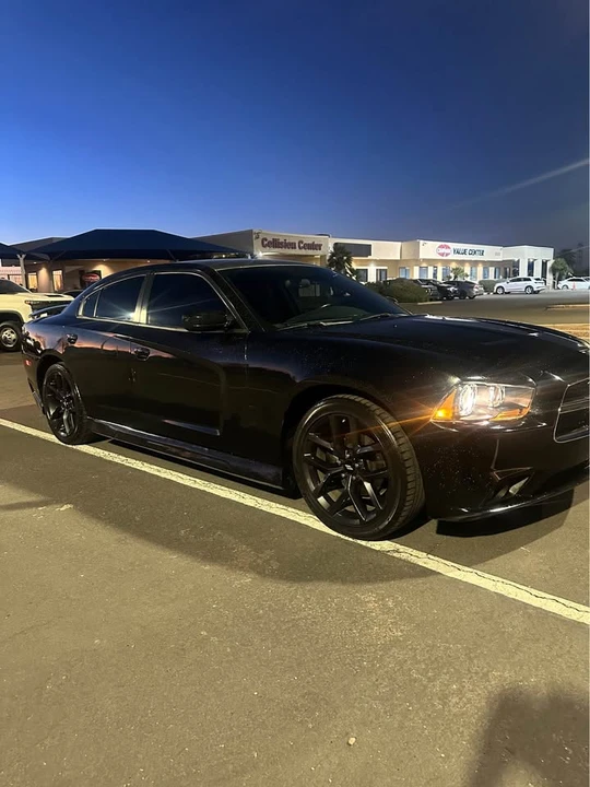 2014 Dodge Charger 7th Gen - Image 5 of 9