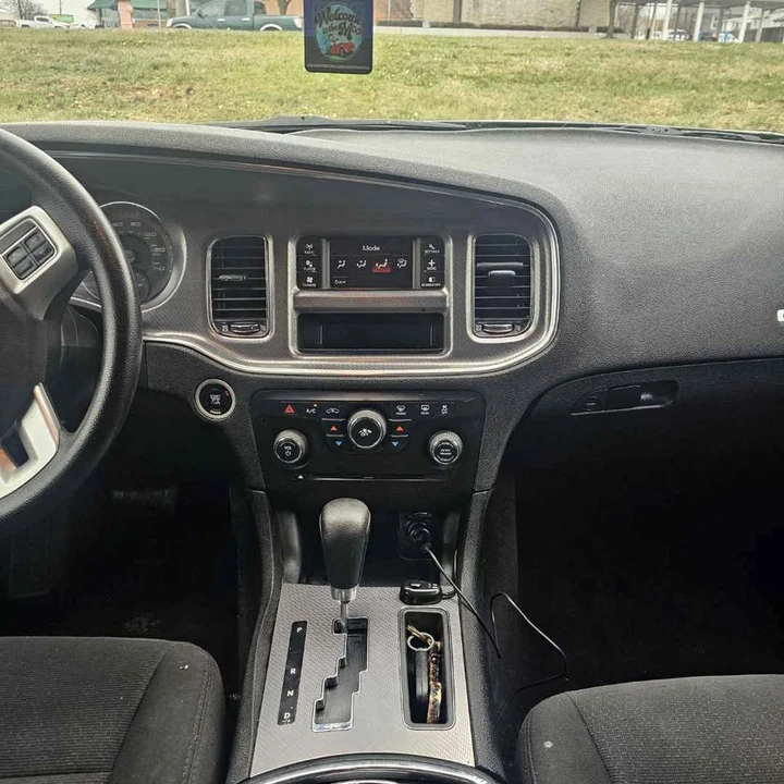 2014 Dodge Charger 7th Gen - Image 11 of 15