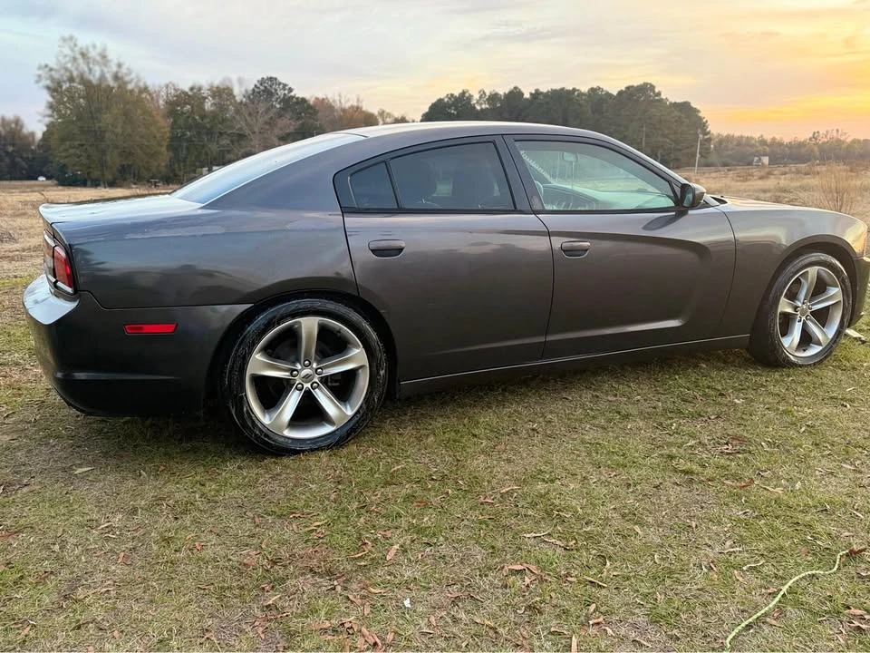 2014 Dodge Charger 7th Gen - Image 4 of 7