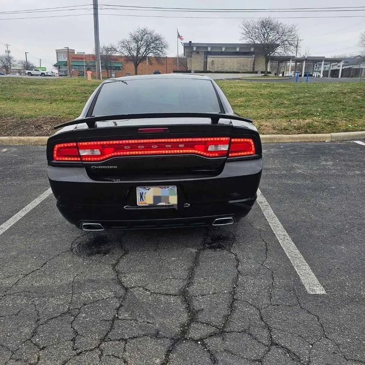 2014 Dodge Charger 7th Gen - Image 5 of 15