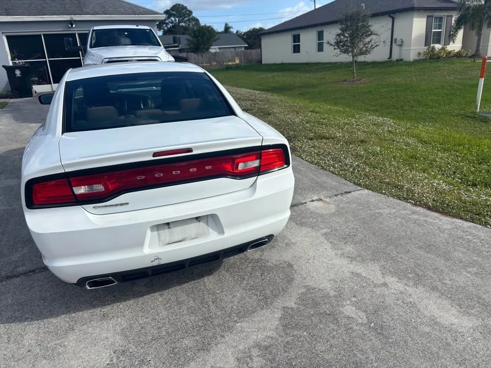2014 Dodge Charger 7th Gen - Image 5 of 10