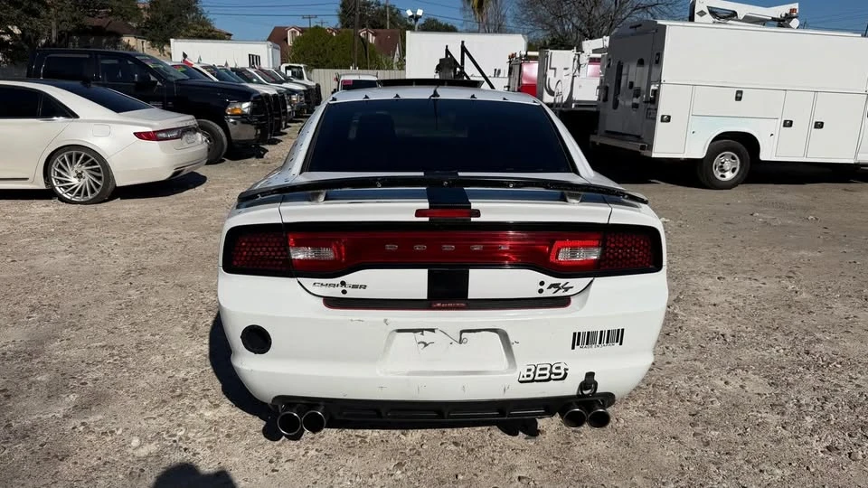 2014 Dodge Charger 7th Gen - Image 4 of 8