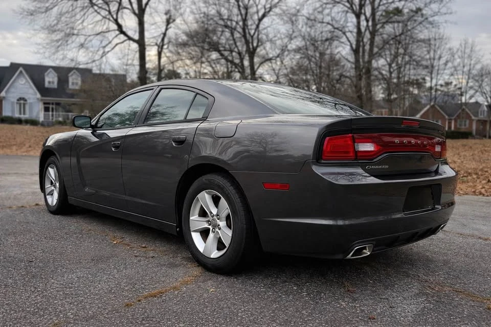 2014 Dodge Charger 7th Gen - Image 4 of 15