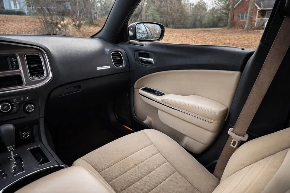 2014 Dodge Charger 7th Gen - Image 11 of 15