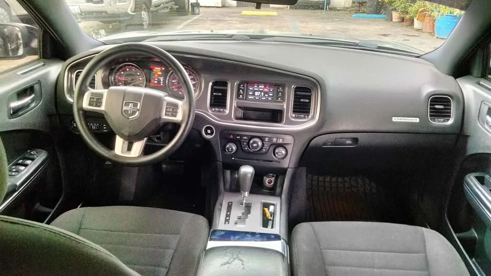 2014 Dodge Charger 7th Gen - Image 12 of 14
