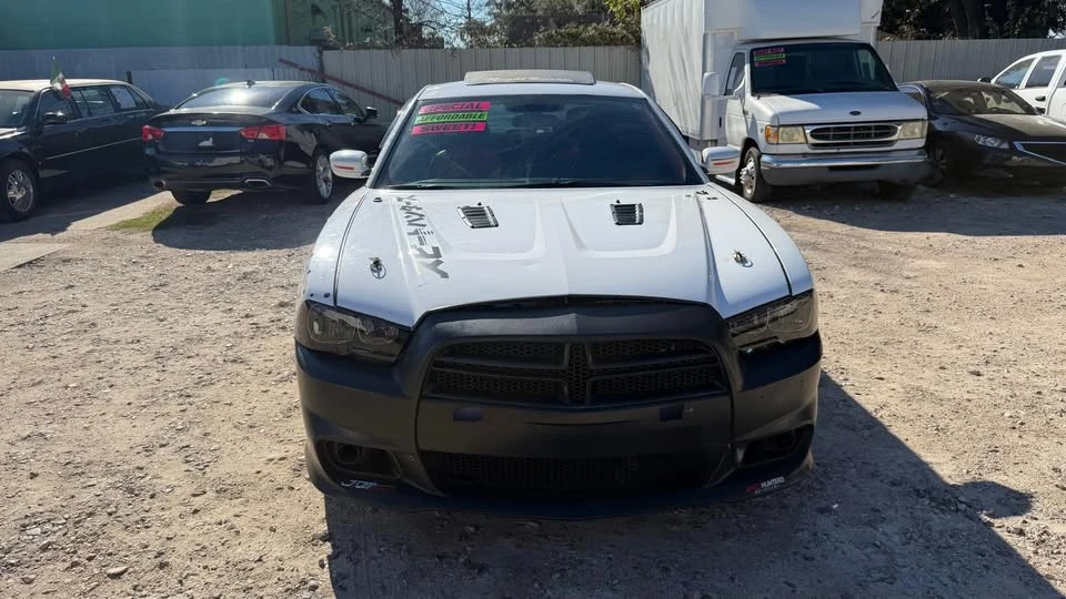 2014 Dodge Charger 7th Gen - Image 2 of 8
