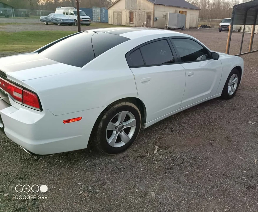2014 Dodge Charger 7th Gen - Image 5 of 13