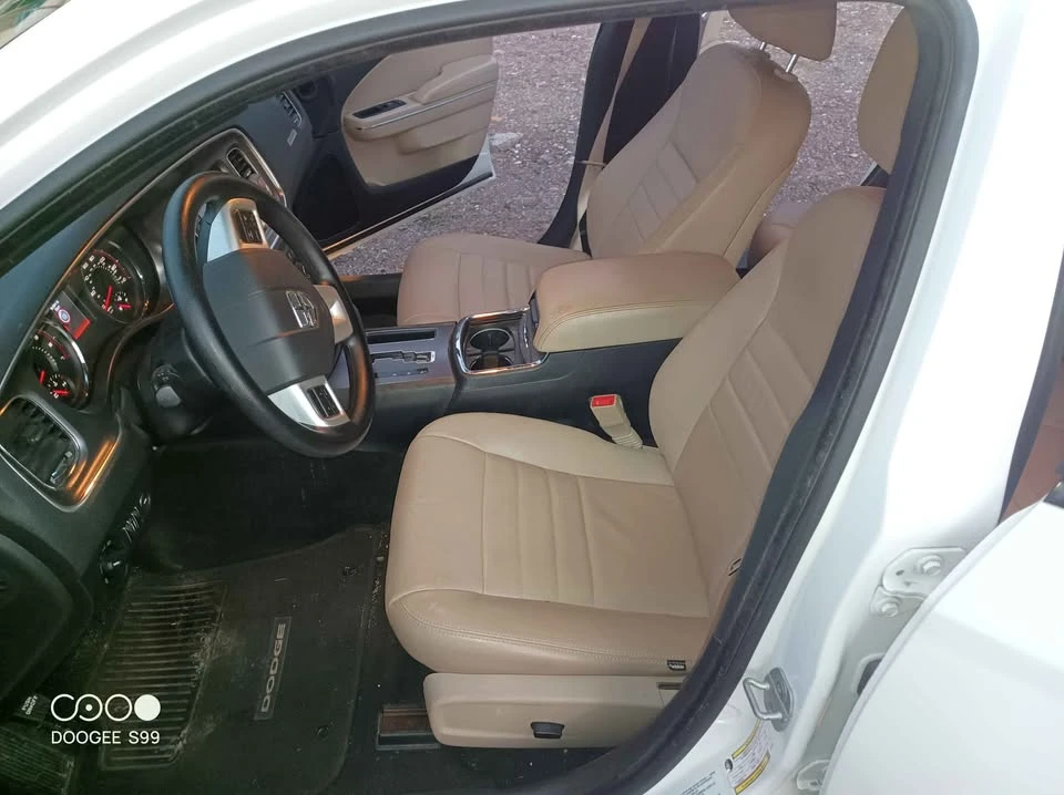 2014 Dodge Charger 7th Gen - Image 10 of 13