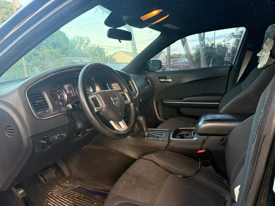 2014 Dodge Charger 7th Gen - Image 2 of 11