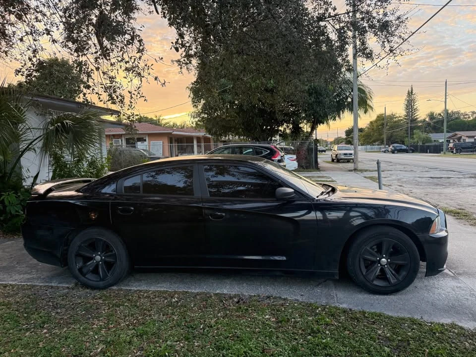 2014 Dodge Charger 7th Gen - Image 6 of 11