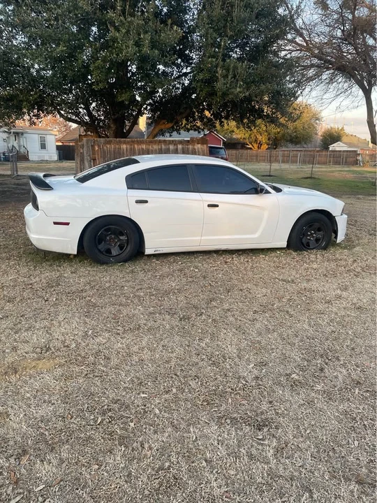 2014 Dodge Charger 7th Gen - Image 2 of 7