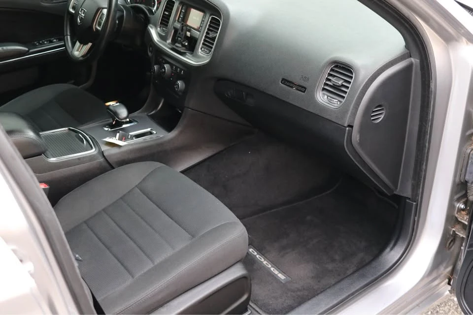 2014 Dodge Charger 7th Gen - Image 13 of 17
