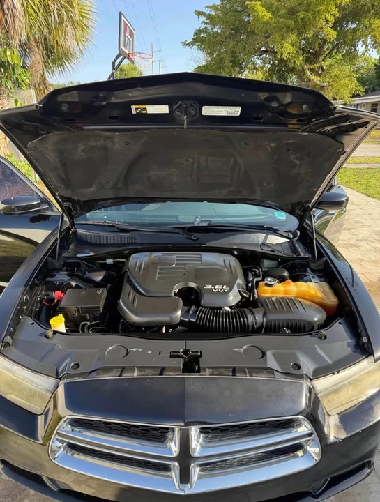 2014 Dodge Charger - Image 10 of 19