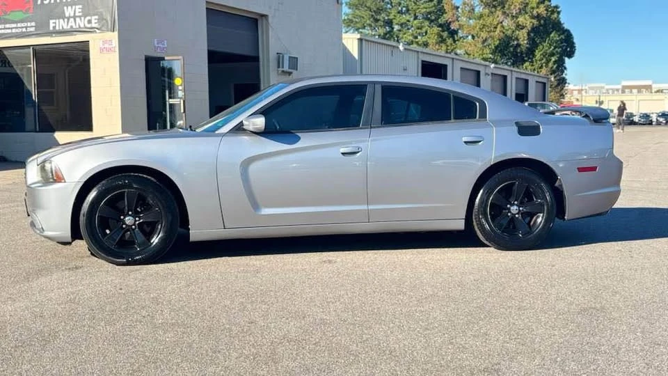 2014 Dodge Charger 7th Gen - Image 7 of 16