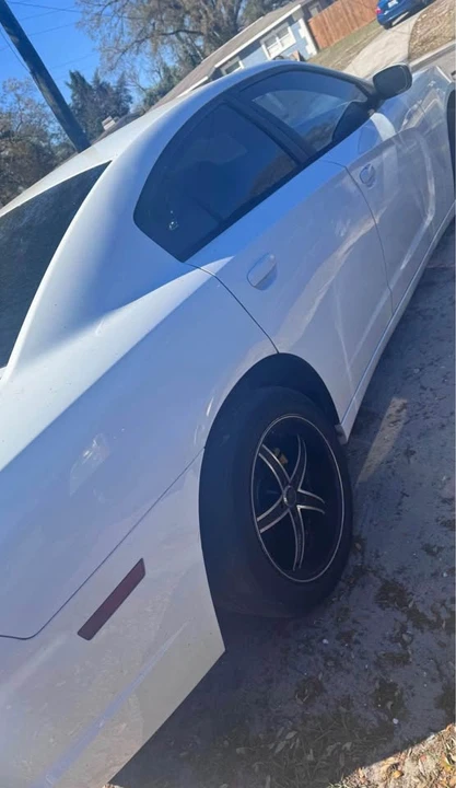 2014 Dodge Charger 7th Gen - Image 2 of 5