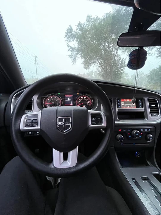 2014 Dodge Charger 7th Gen - Image 5 of 8