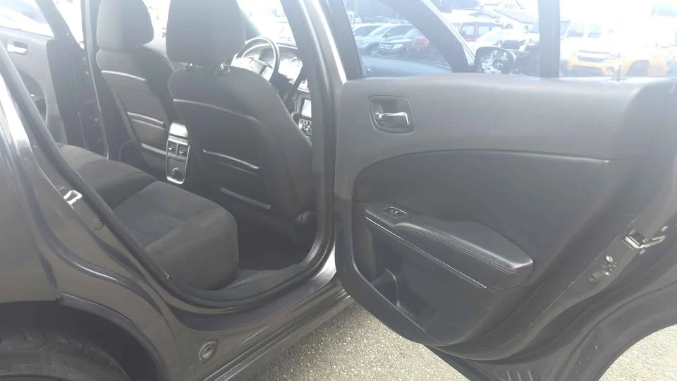2014 Dodge Charger 7th Gen - Image 13 of 19