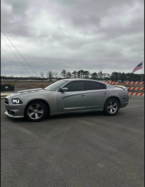 2014 Dodge Charger 7th Gen - Image 2 of 12