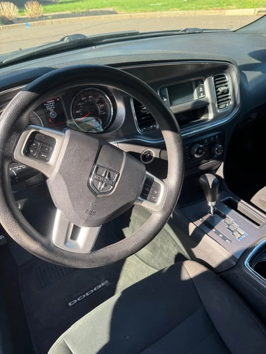 2014 Dodge Charger 7th Gen - Image 11 of 16
