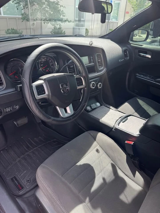 2014 Dodge Charger 7th Gen - Image 4 of 14