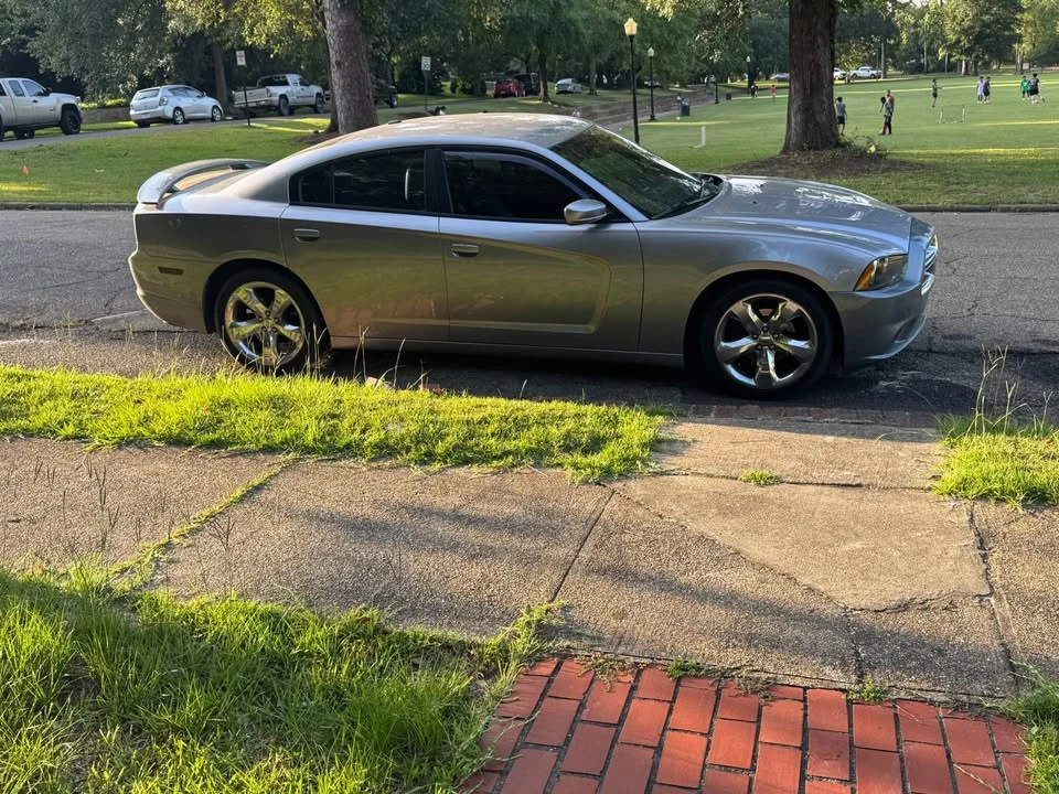 2014 Dodge Charger 7th Gen - Image 2 of 8