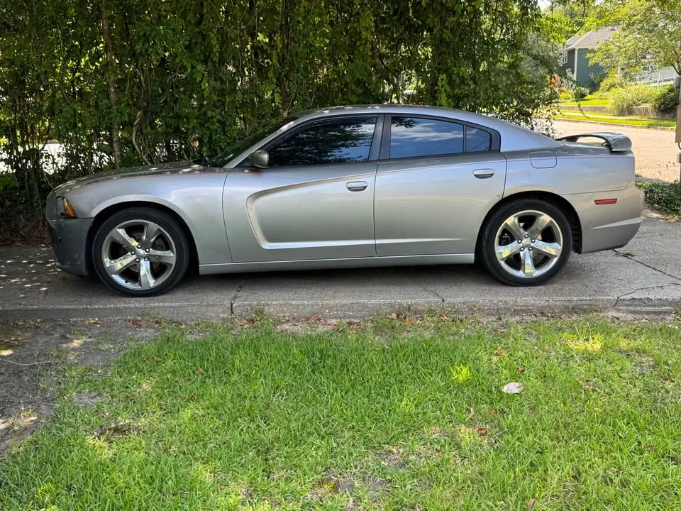 2014 Dodge Charger 7th Gen - Image 4 of 8