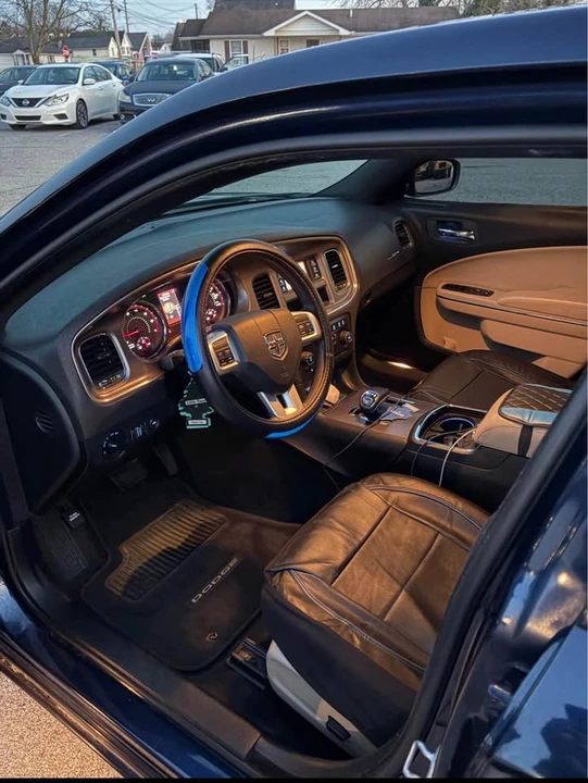 2014 Dodge Charger 7th Gen - Image 2 of 6