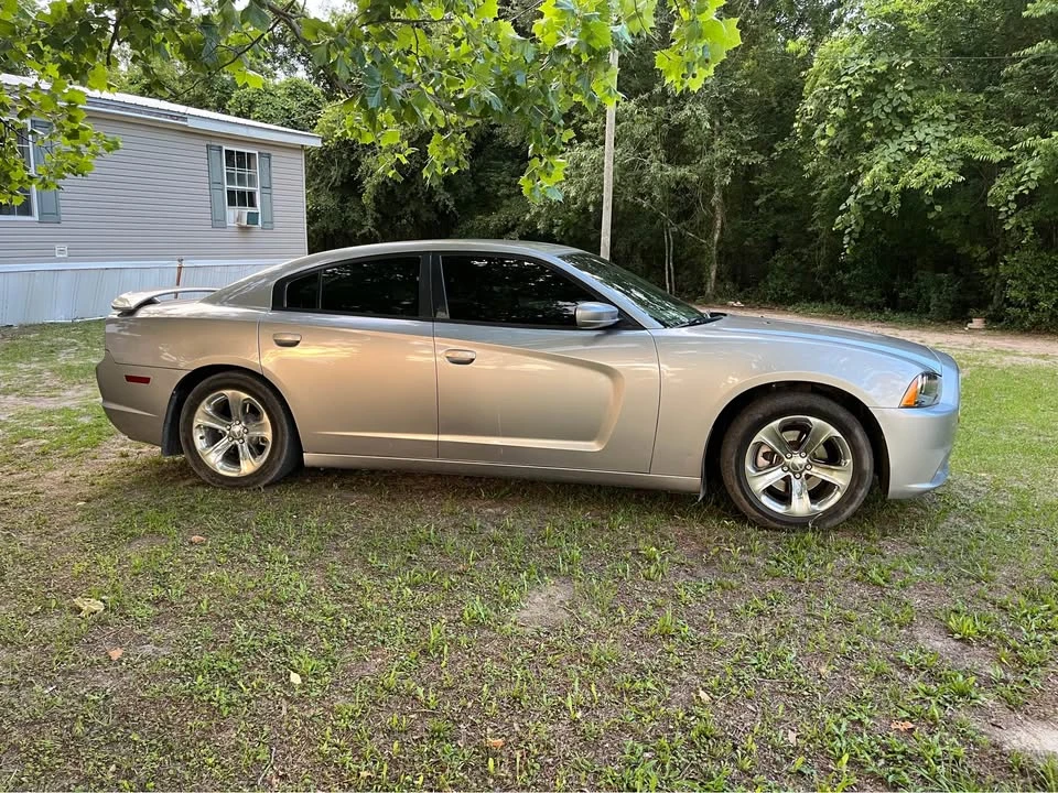 2014 Dodge Charger 7th Gen - Image 4 of 15