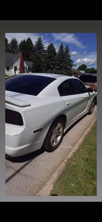 2014 Dodge Charger 7th Gen - Image 2 of 5
