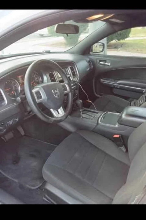 2014 Dodge Charger 7th Gen - Image 9 of 11