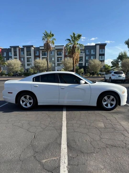 2014 Dodge Charger 7th Gen - Image 3 of 12
